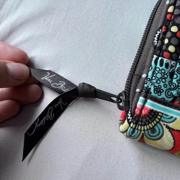 ⭐️⭐️⭐️Vera Bradley Paisley Glenna Floral Clutch Wallet Bag Purse COTTAGE EUC - Picture 4 of 10